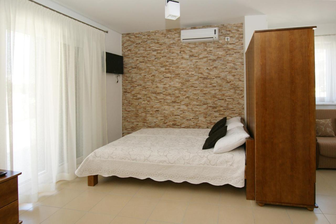 Villa Trio Srima Exterior foto