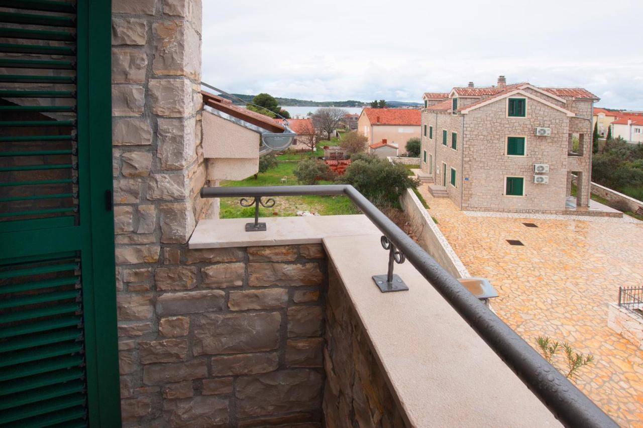 Villa Trio Srima Exterior foto