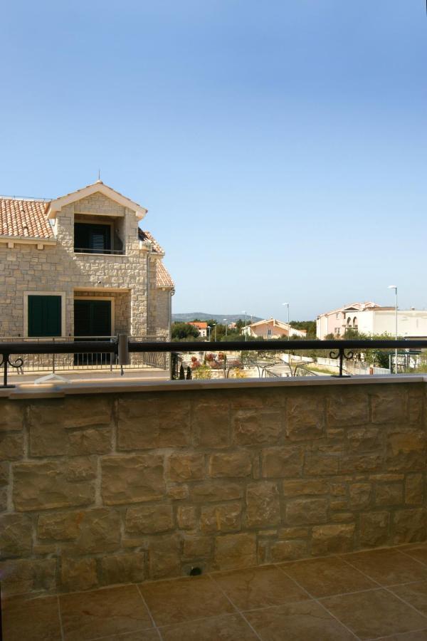 Villa Trio Srima Exterior foto